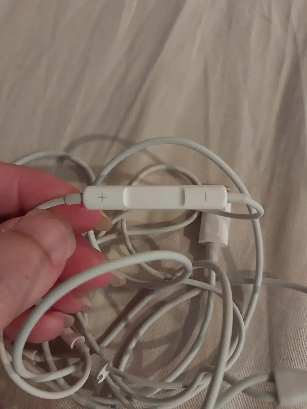 Apple EarPods with Lightning Connector